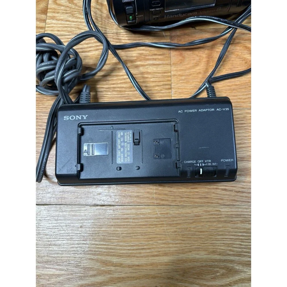 Sony Handycam Video 8 10x Zoom CCD-TR91 Camcorder w/ Charger Power Adapter Work
